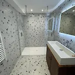 Stylish Loft In Historic Center, 5m Ceilings, Glass Wall, 3 Bedrooms *