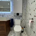 Σπίτι διακοπών Stylish Loft In Historic Center, 5m Ceilings, Glass Wall, 3 Bedrooms *