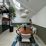 Σπίτι διακοπών Stylish Loft In Historic Center, 5m Ceilings, Glass Wall, 3 Bedrooms *