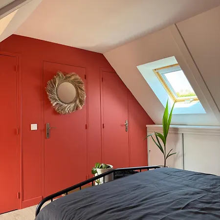 Stylish Loft In Historic Center, 5m Ceilings, Glass Wall, 3 Bedrooms *