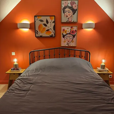 Stylish Loft In Historic Center, 5m Ceilings, Glass Wall, 3 Bedrooms