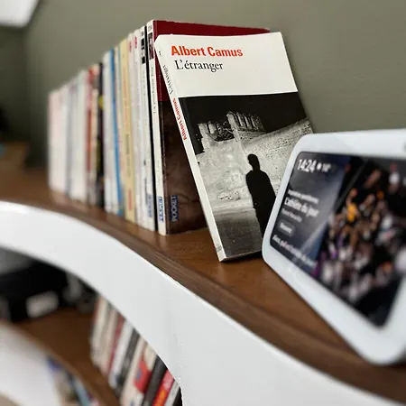 Stylish Loft In Historic Center, 5m Ceilings, Glass Wall, 3 Bedrooms