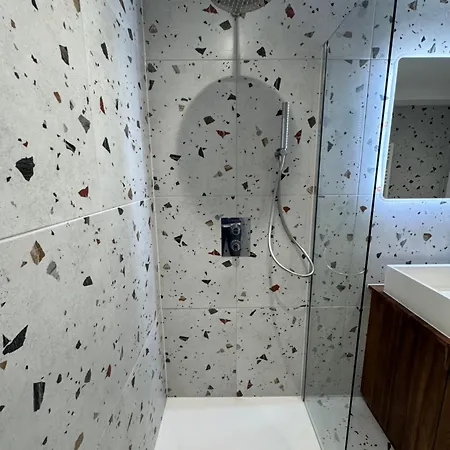 Stylish Loft In Historic Center, 5m Ceilings, Glass Wall, 3 Bedrooms *